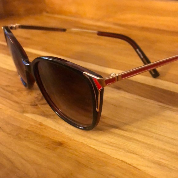 Martha Foster Grant Sunglasses - Picture 2 of 3